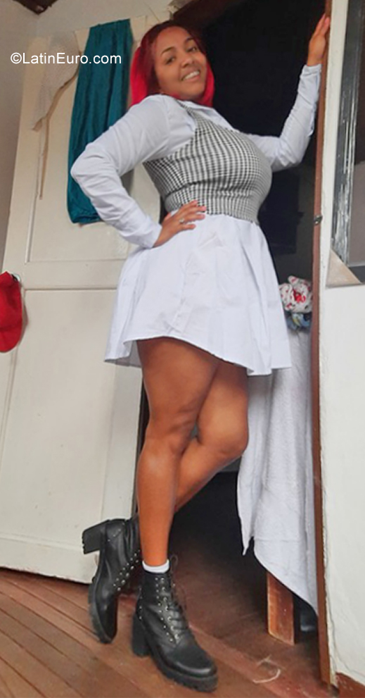 Date this georgeous Colombia girl Pamela from Bogota CO29462