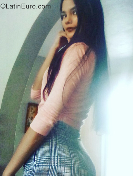 Date this funny Venezuela girl Diomairis from Caracas VE3747