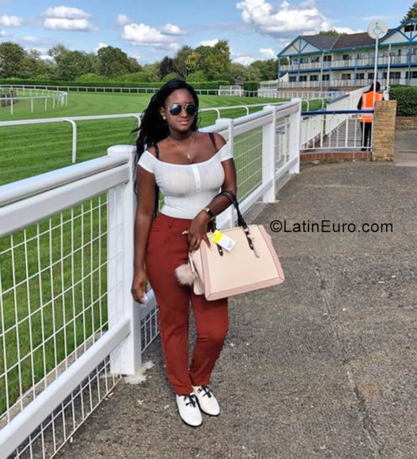 Date this nice looking Colombia girl Sandra from Caucasia CO29485