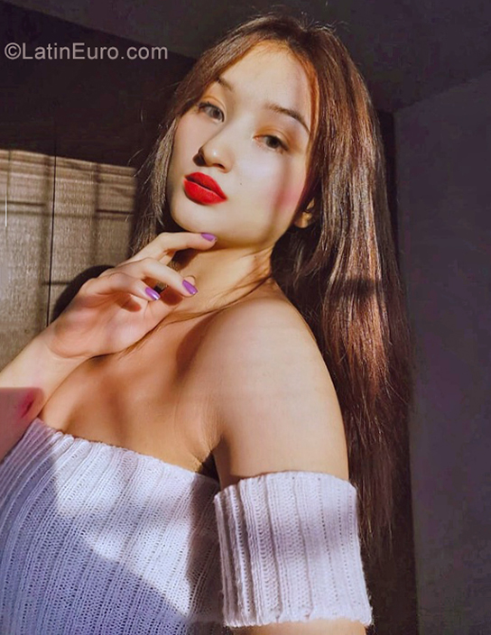 Date this hard body Colombia girl Carolina from Manizales CO29499