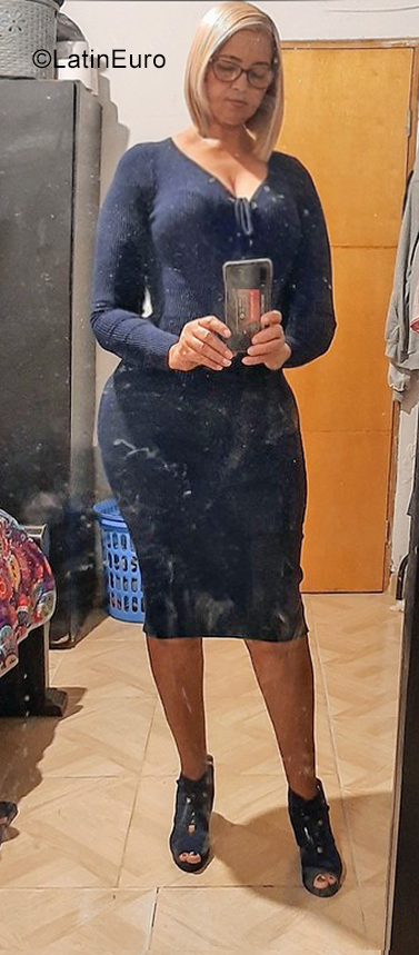 Date this hard body Colombia girl Mariaclara from Barranquilla CO29573