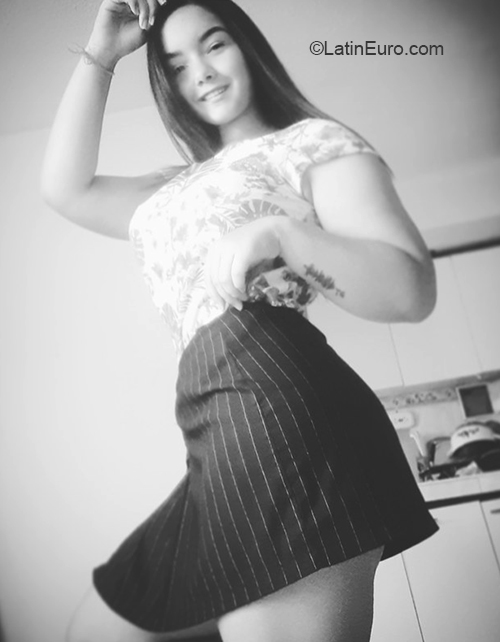 Date this sultry Colombia girl Kemberly from Bogota CO29611