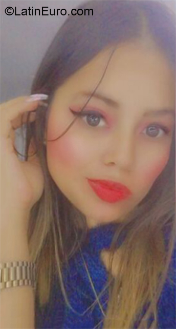 Date this charming Colombia girl Zuli from Bogota CO29654