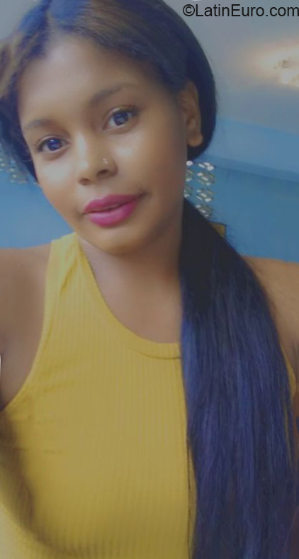 Date this charming Dominican Republic girl Luisa from Santo Domingo DO39479