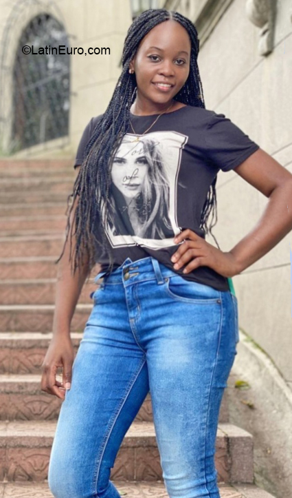 Date this sensual Colombia girl Julieth from Medellín CO29656