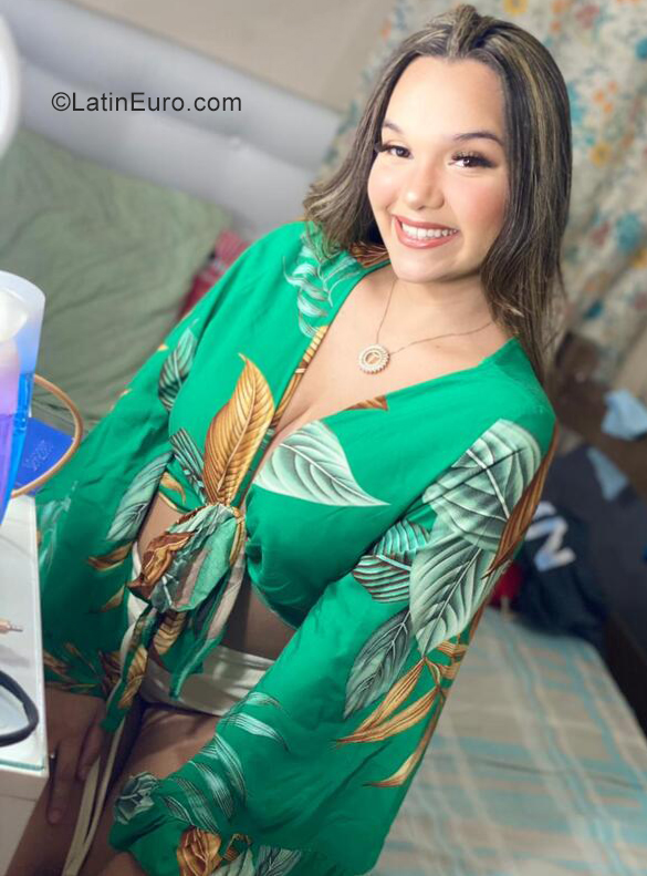 Date this foxy Brazil girl Thayssa from Manaus BR11344