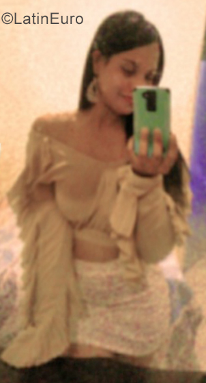 Date this nice looking Dominican Republic girl Fariely from Santiago De Los Caballeros DO39515