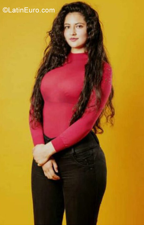 Date this sensual Ecuador girl Keily from Quito EC762