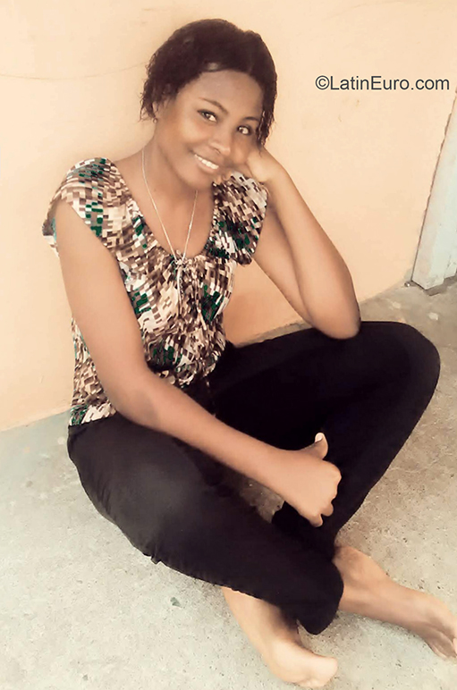 Date this lovely Dominican Republic girl Rose from Santiago De Los Caballeros DO39609