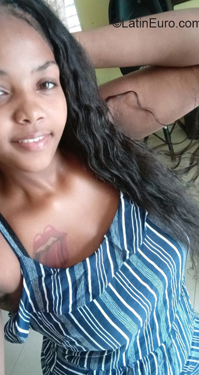 Date this attractive Dominican Republic girl Yarisa from San Pedro De Macorís DO39616
