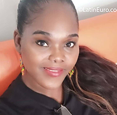 Date this pretty Colombia girl Alexa from Medellin CO32727
