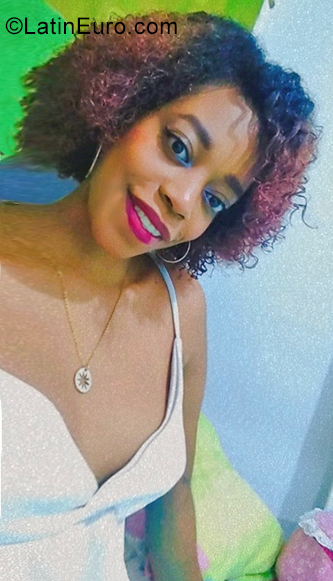 Date this voluptuous Colombia girl Vanessa from Cali CO29906