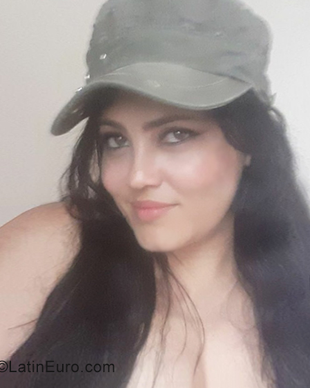 Date this stunning Ecuador girl Nahila from Guayaquil EC787