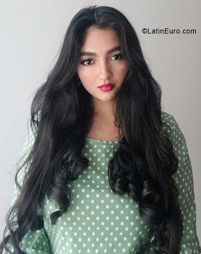 Date this good-looking Colombia girl Laura from Popayán CO29927