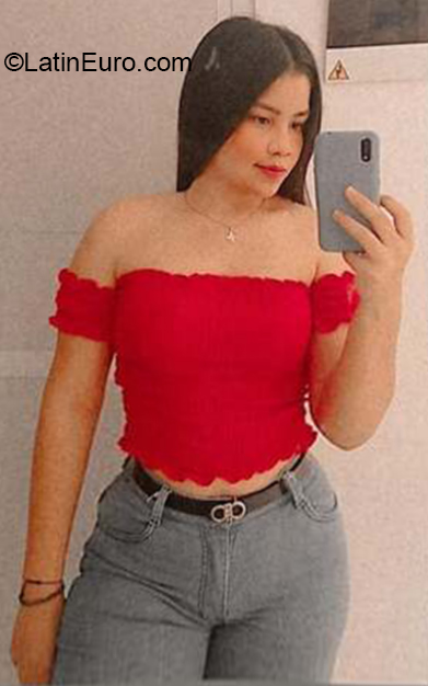 Date this voluptuous Colombia girl Yoskarlis from Barranquilla CO29960