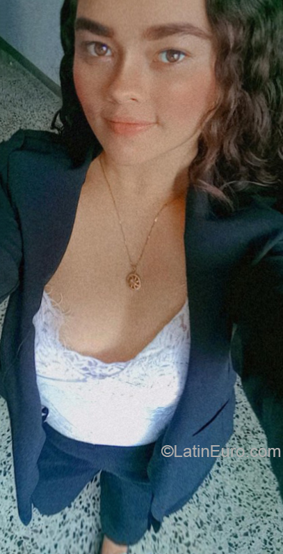 Date this tall Colombia girl Daniela from Cali CO29962