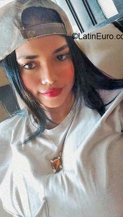 Date this sensual Colombia girl Milagros from Aracataca CO29989
