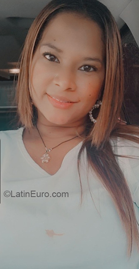 Date this nice looking Colombia girl Kelly from Cartagena CO30030