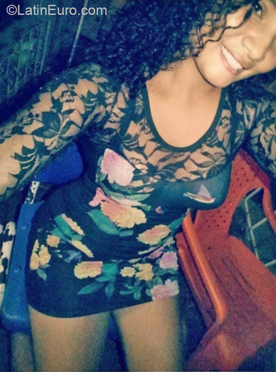 Date this voluptuous Colombia girl Eliana from Barranquilla CO30033