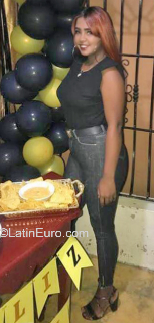 Date this funny Dominican Republic girl Yaineri from Santo Domingo DO39731