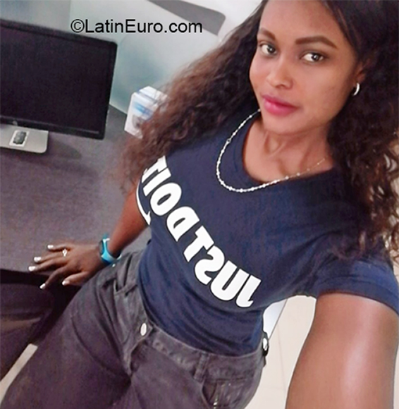 Date this lovely Colombia girl Alana from Cali CO30052