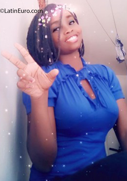 Date this tall Dominican Republic girl Nandy from Santiago DO39755