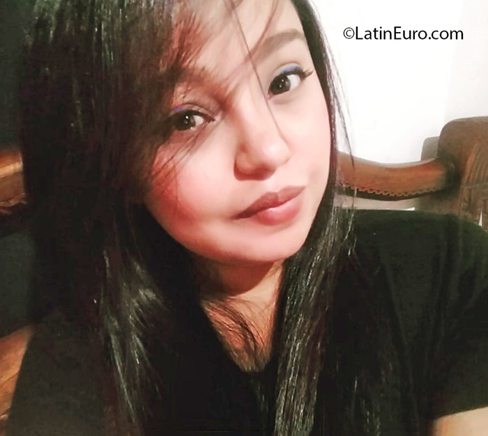 Date this young Colombia girl Luisa from Medellin CO30106