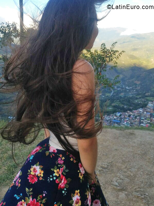 Date this exotic Colombia girl Melanie Maria from Cali CO30111