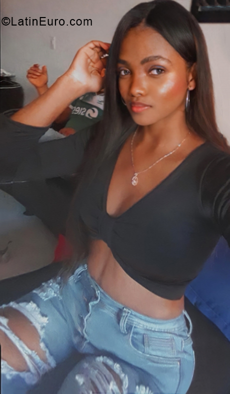 Date this gorgeous Colombia girl Ailana from Cali CO30112