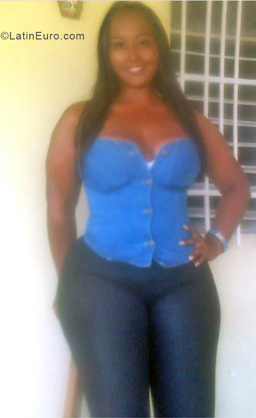 Date this attractive Venezuela girl Elianny from Caracas VE3925