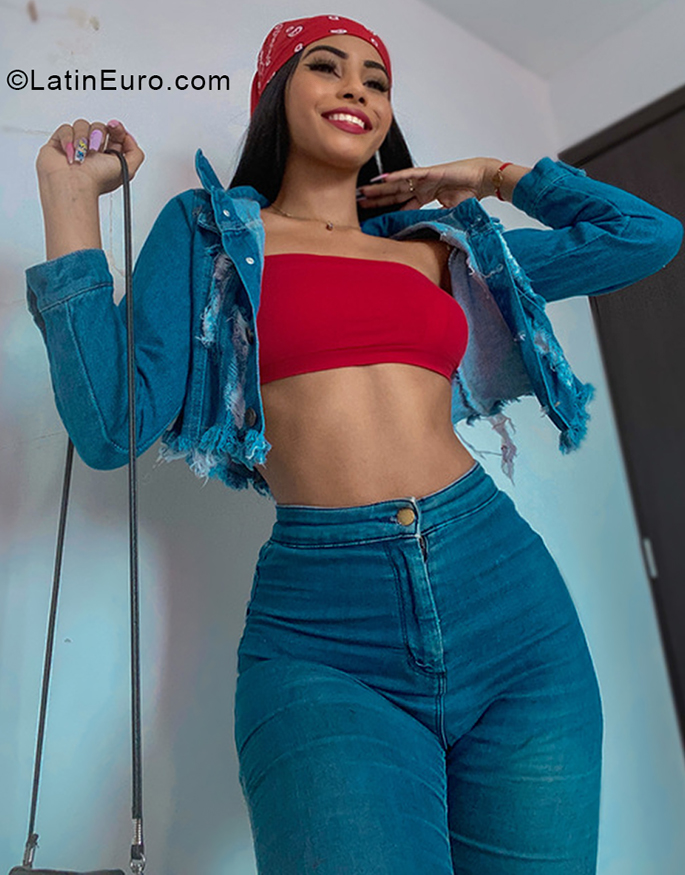 Date this fun Colombia girl Shirly from Bogota CO30137