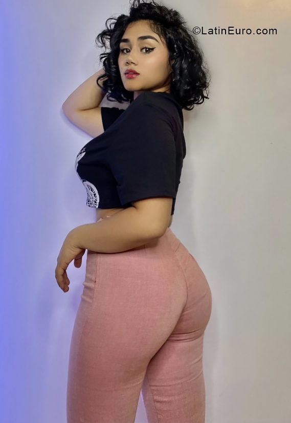 Date this hard body Russia girl B from Madrid VE3926