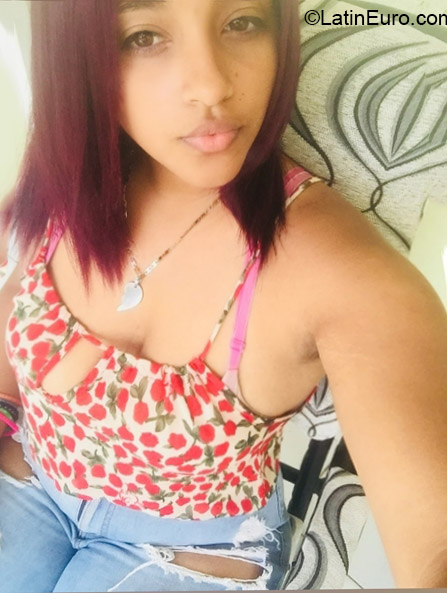 Date this sultry Dominican Republic girl Skarlen from Santiago De Los Caballeros DO39833