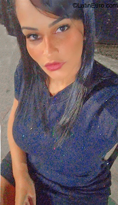 Date this beautiful Brazil girl Cilene from Salvador BR11382