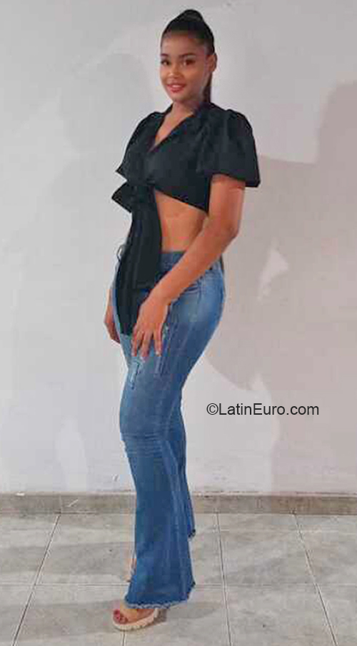 Date this delightful Colombia girl Elizabeth from Cali CO30264
