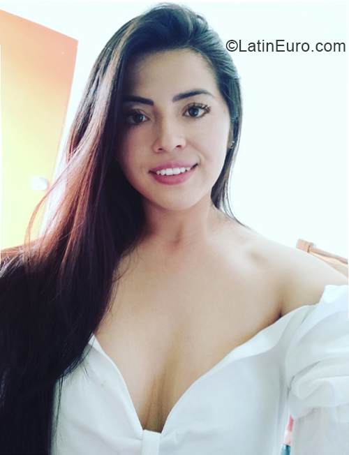 Date this sensual Colombia girl Paola from Bogota CO30299