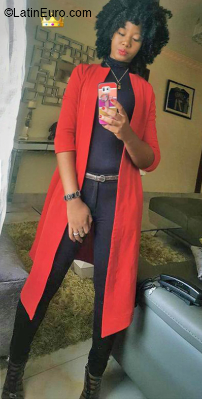 Date this voluptuous Dominican Republic girl Shaida from Santo Domingo DO39863