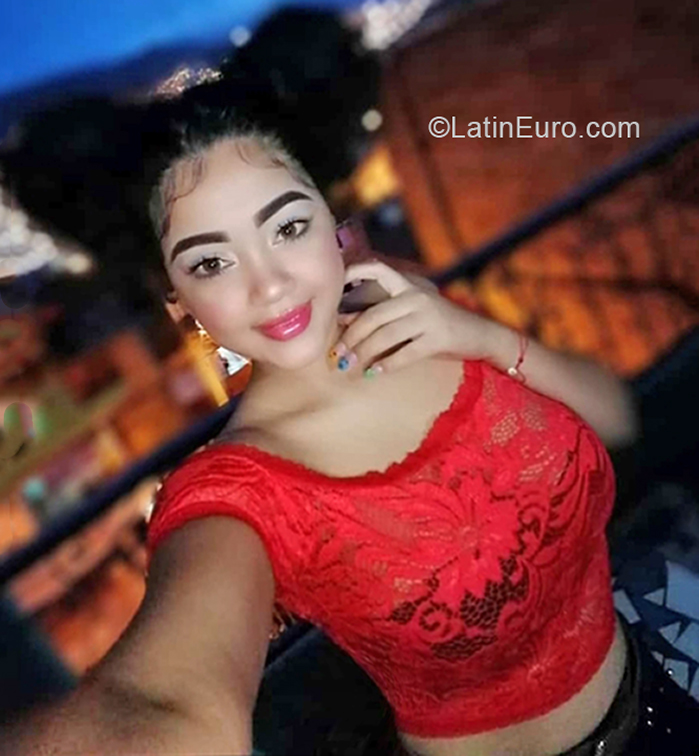 Date this sensual Colombia girl Zaibeht from Medellin CO30365