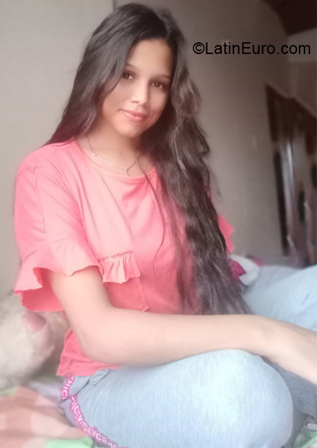 Date this athletic Colombia girl Dallana pereira from Santa Marta CO30398