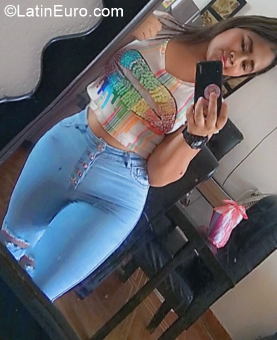 Date this passionate Colombia girl Ivonne from Barranquilla CO30454