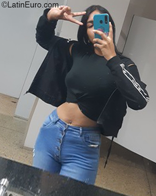 Date this beautiful Venezuela girl Cristina beth from El tigre VE3988