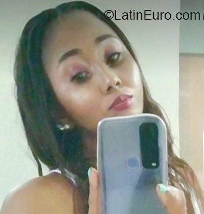 Date this sultry Colombia girl Blanca from Pereira CO30521