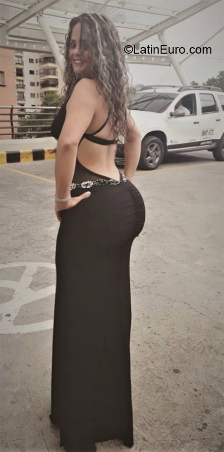 Date this stunning Colombia girl Carol from Cali CO30561
