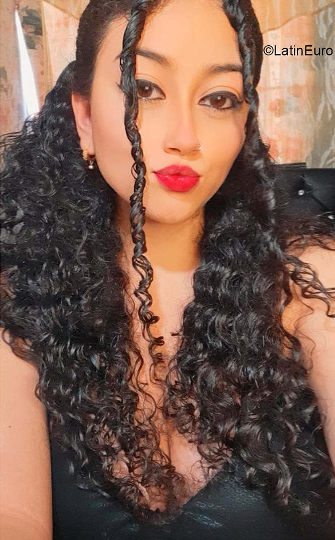Date this delightful Colombia girl Fernanda from Cali CO30564