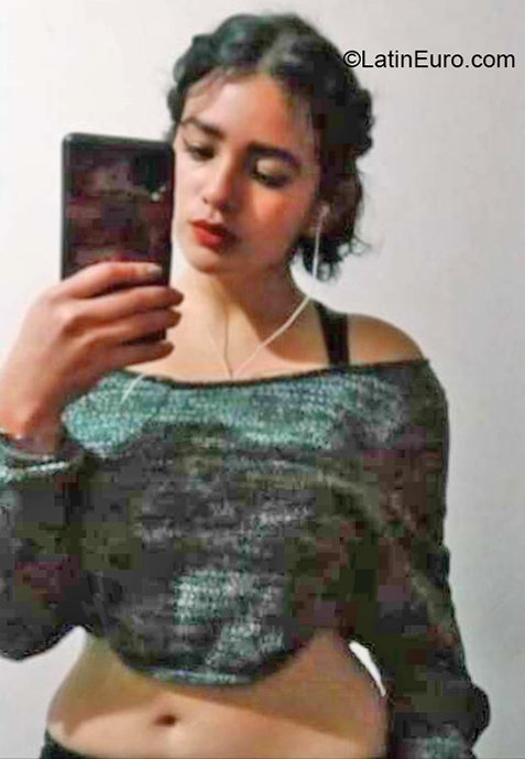 Date this stunning Colombia girl Samanta from Bogota CO30570