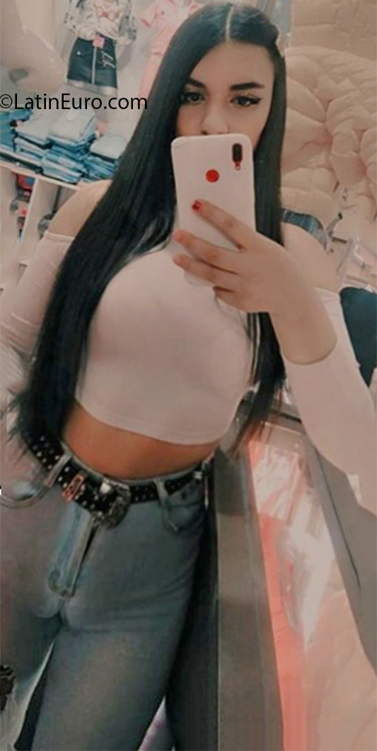 Date this young Colombia girl Valentina from Bogota CO30609