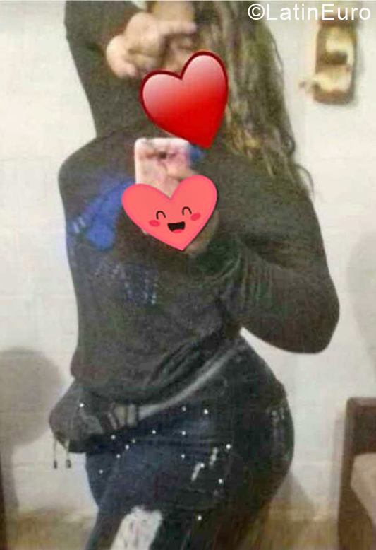 Date this foxy Venezuela girl Genesis from El Tigre VE4006