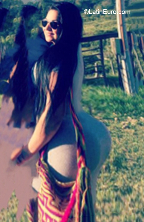 Date this attractive Colombia girl Andrea from Neiva CO30632