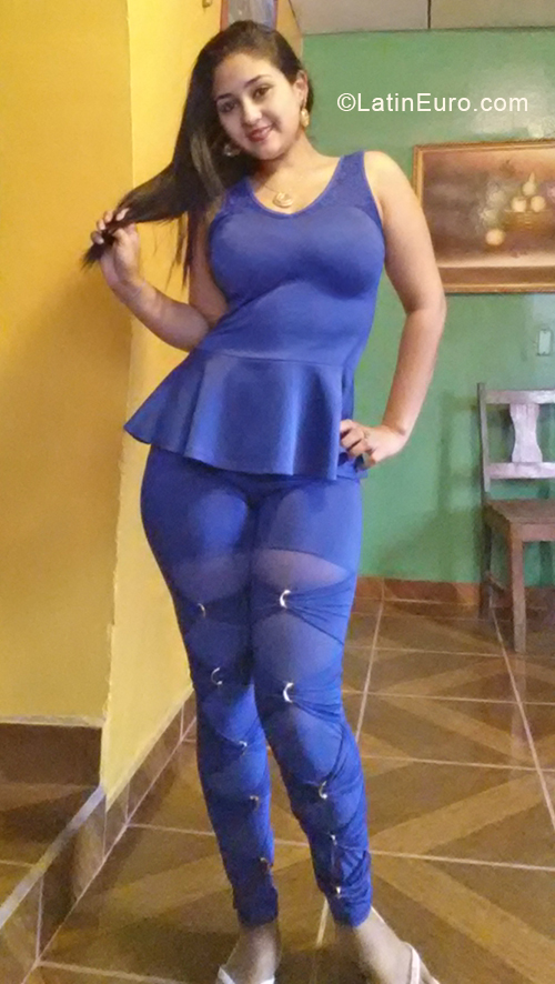 Date this charming Dominican Republic girl Karen from Olanchito DO40108