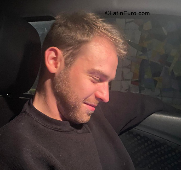 Date this hard body Belgium man Bnd from Liège BE140